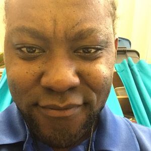 Meet your Posher, Lamaris